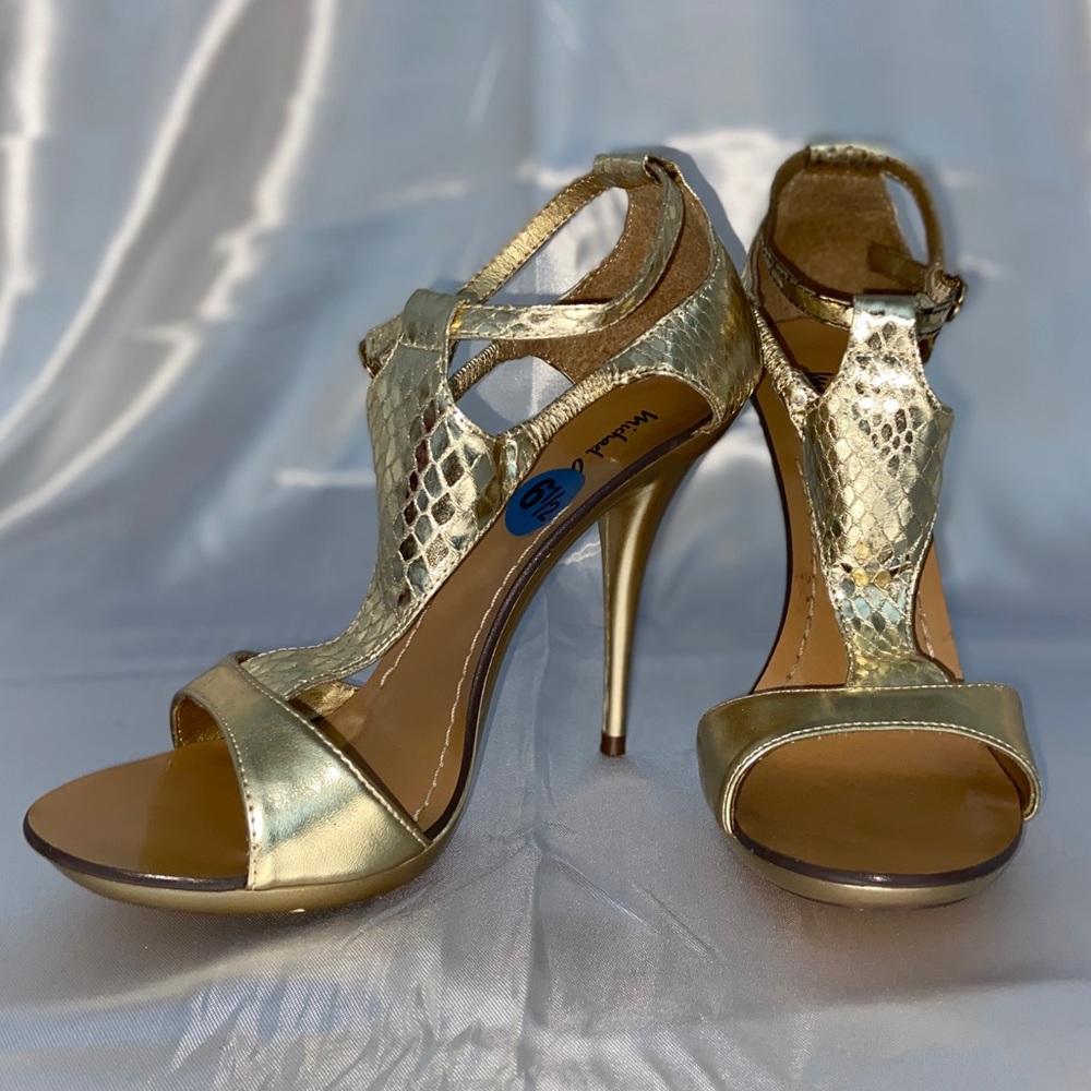 Metallic Gold open toe Heels